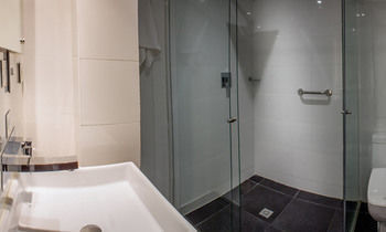 Metropolitano 4*